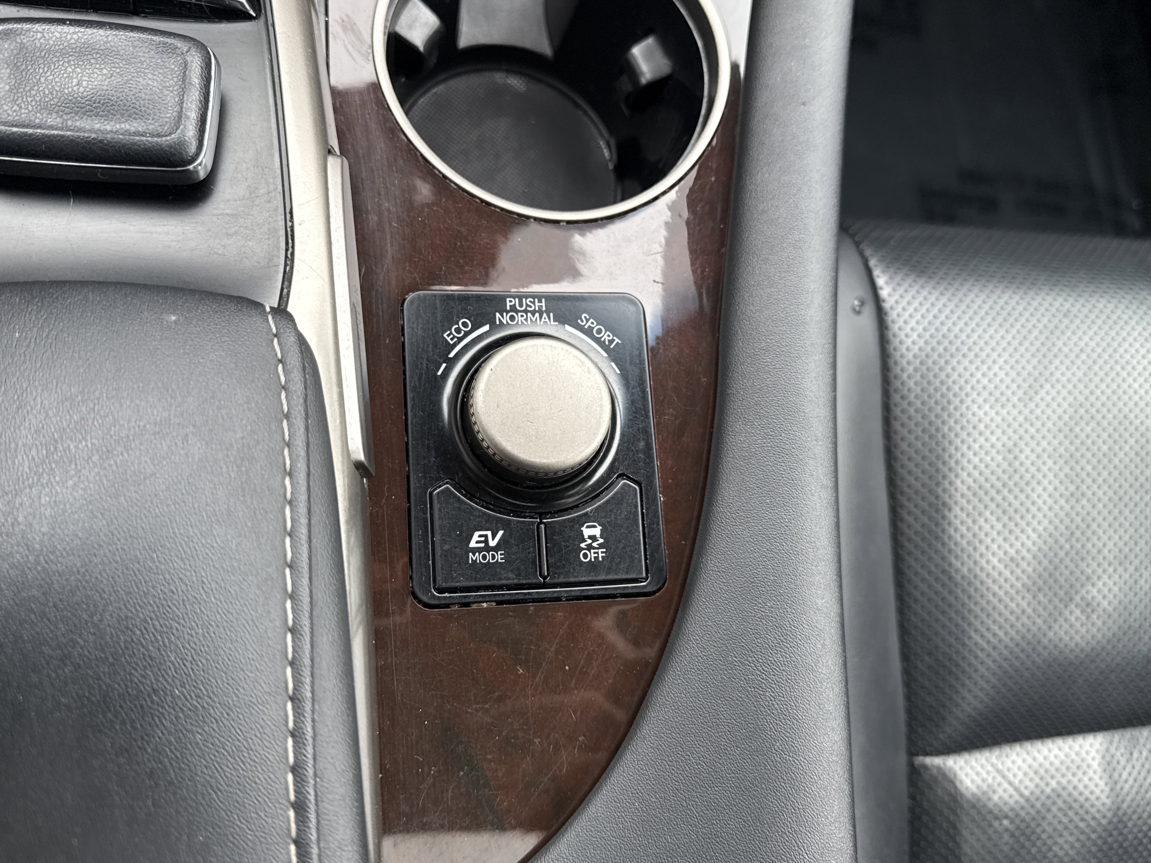 Used 2018 Lexus RX 450h AWD w/ Premium Package image 26