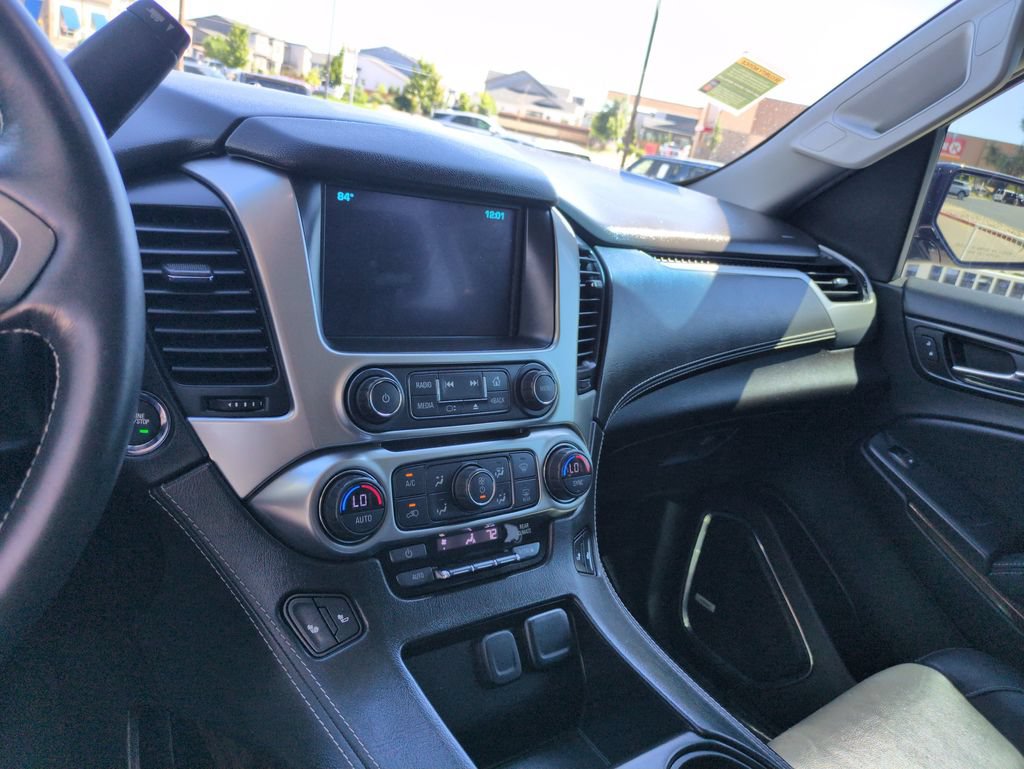 Used 2018 Chevrolet Tahoe LT w/ Luxury Package AWD/4WD image 17