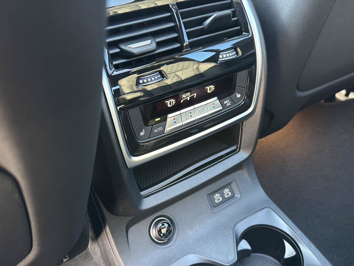 New 2027 BMW X7 M60i AWD/4WD image 13