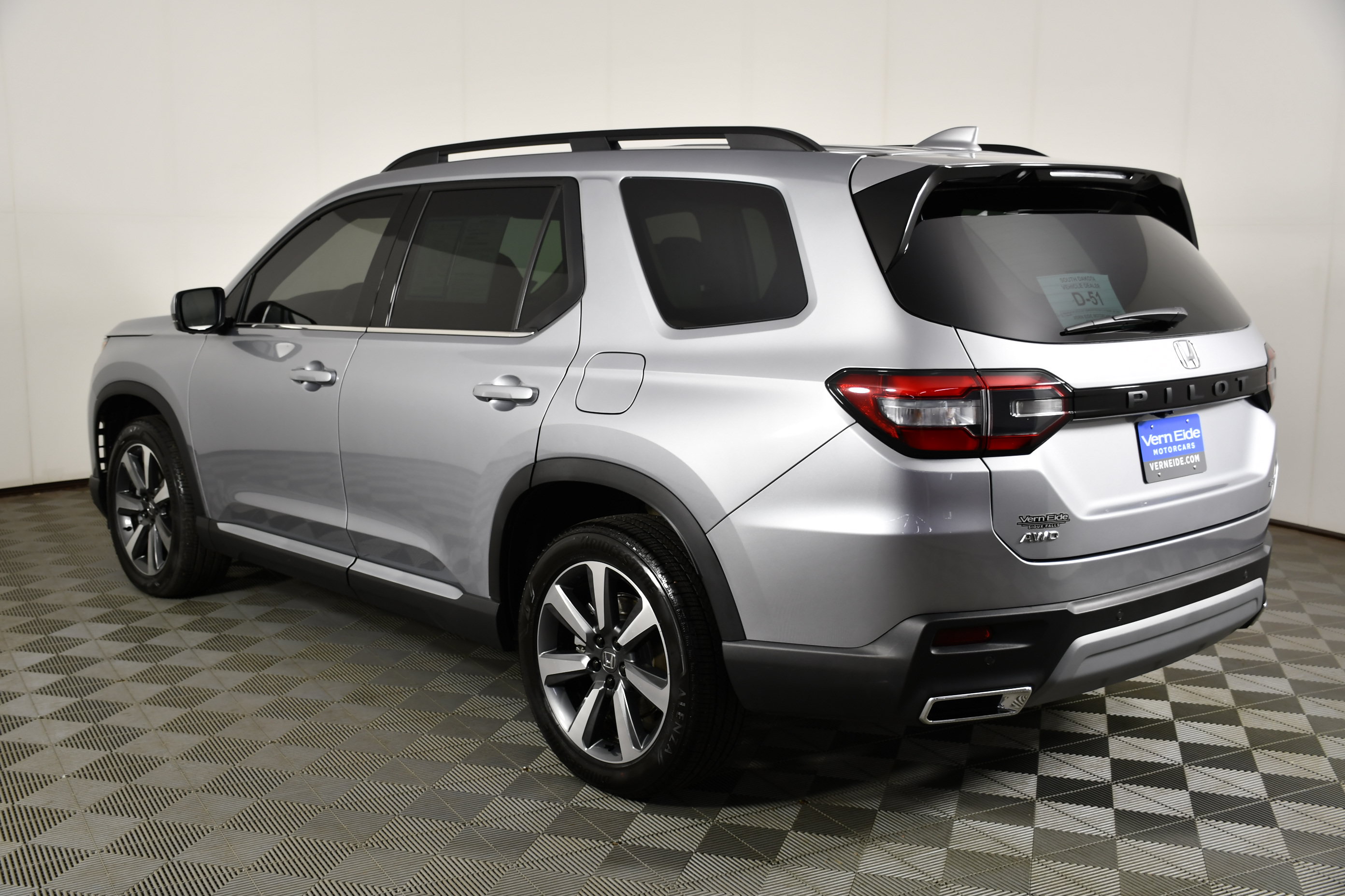 Certified 2025 Honda Pilot Elite image 8
