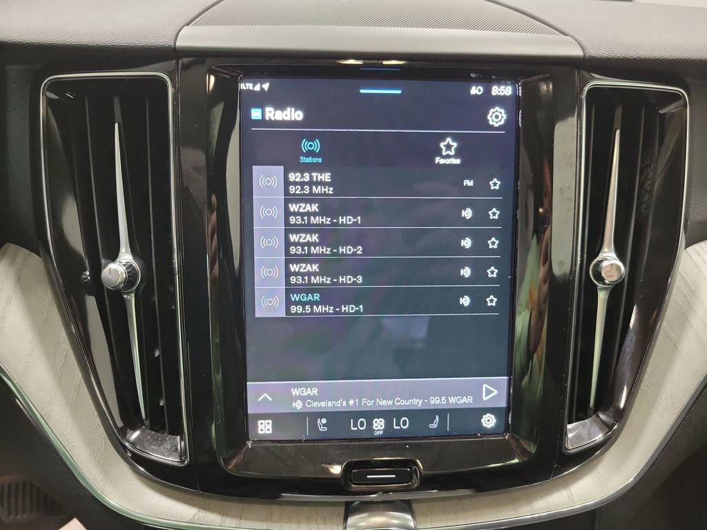 Used 2025 Volvo XC60 B5 Plus image 35