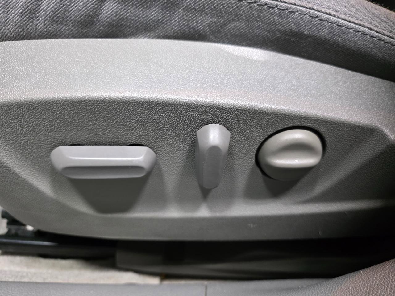 Used 2016 Chevrolet Malibu LS image 17