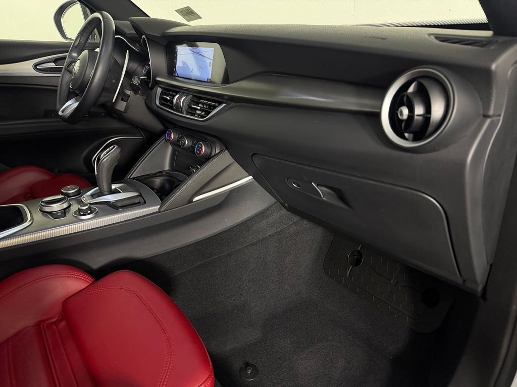 Used 2023 Alfa Romeo Stelvio Veloce AWD/4WD image 14