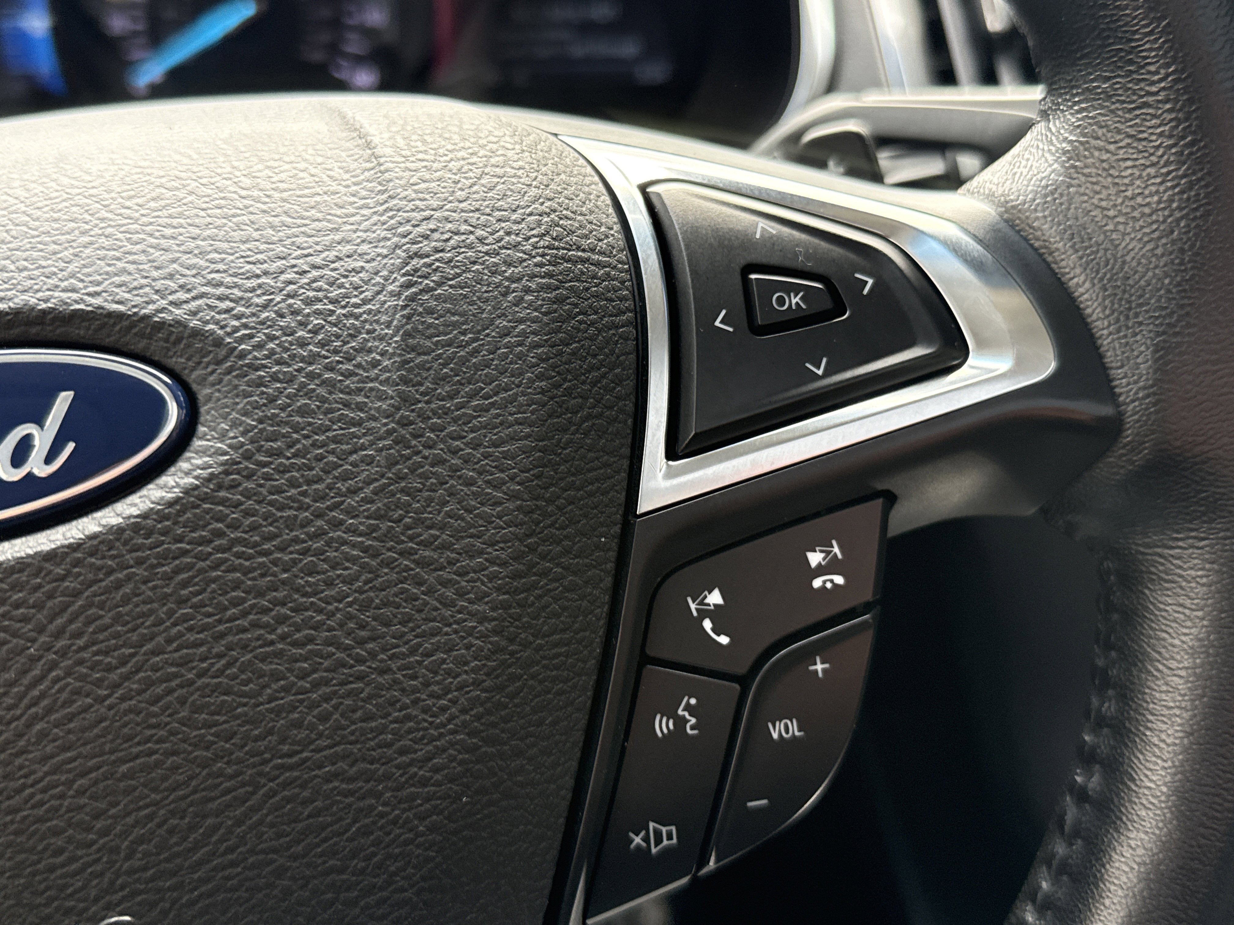 Certified 2019 Ford Edge Titanium w/ Equipment Group 301A image 21