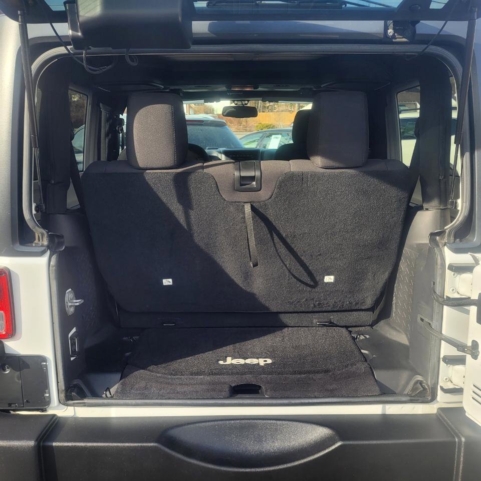 Used 2015 Jeep Wrangler Sport w/ Quick Order Package 24S AWD/4WD image 29