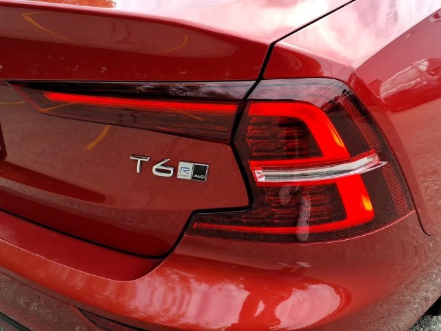 Used 2019 Volvo S60 T6 R-Design AWD/4WD image 11