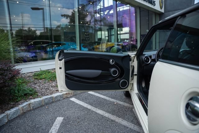 Used 2009 MINI Cooper John Cooper Works FWD image 17