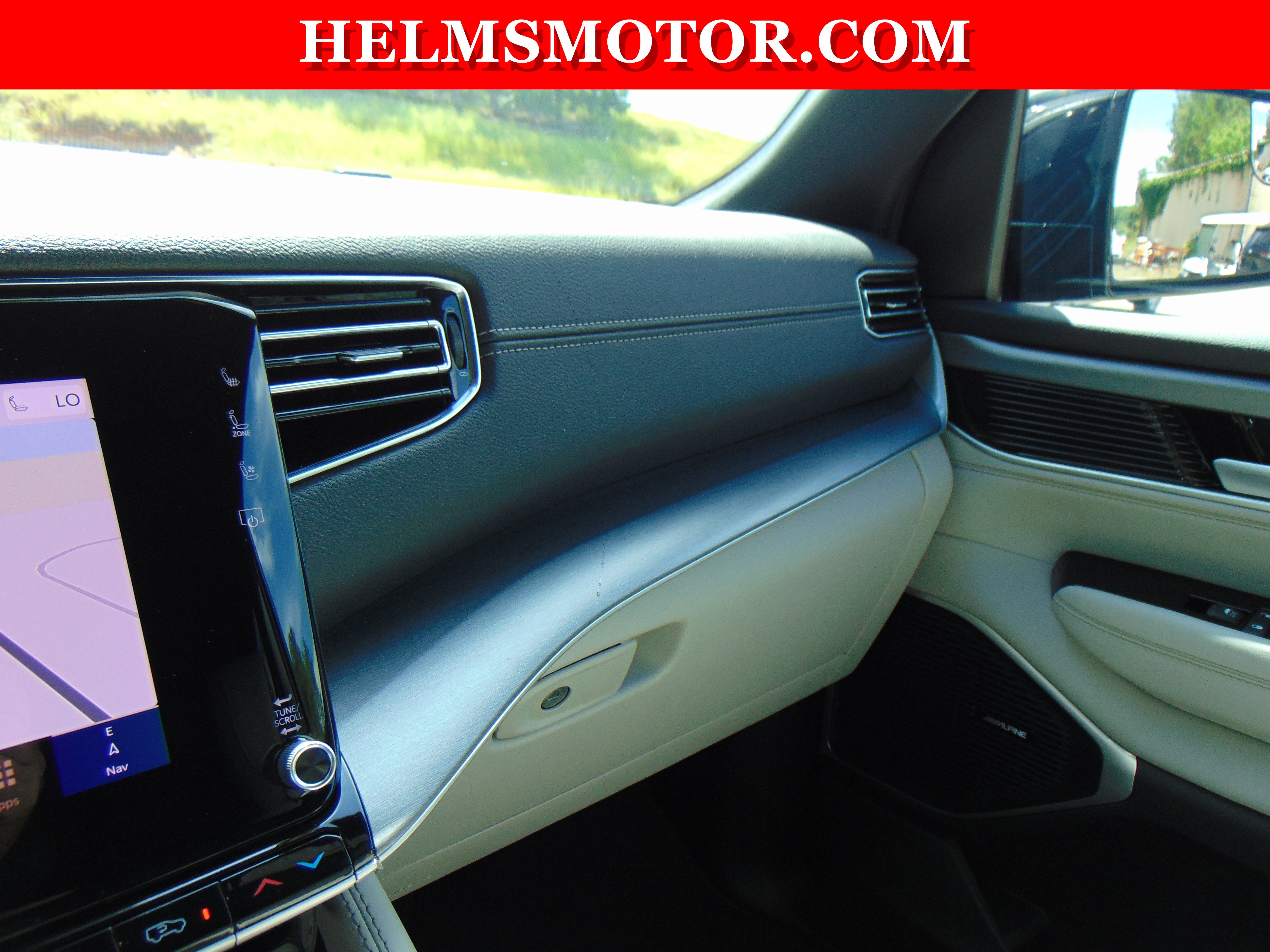 Certified 2025 Jeep Wagoneer L 4WD image 38