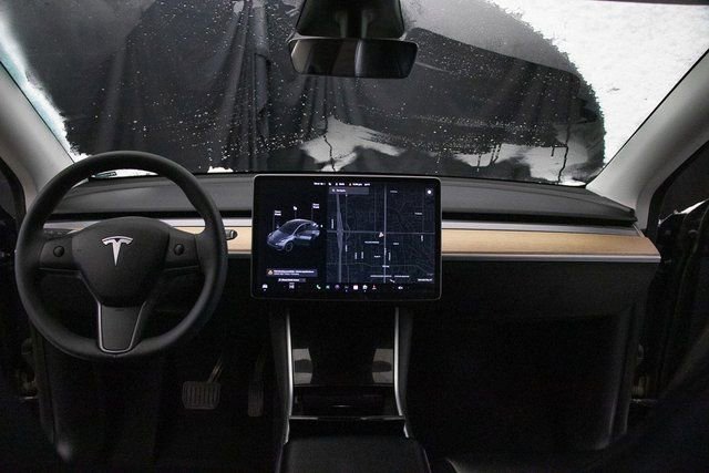 Used 2020 Tesla Model Y Long Range image 21