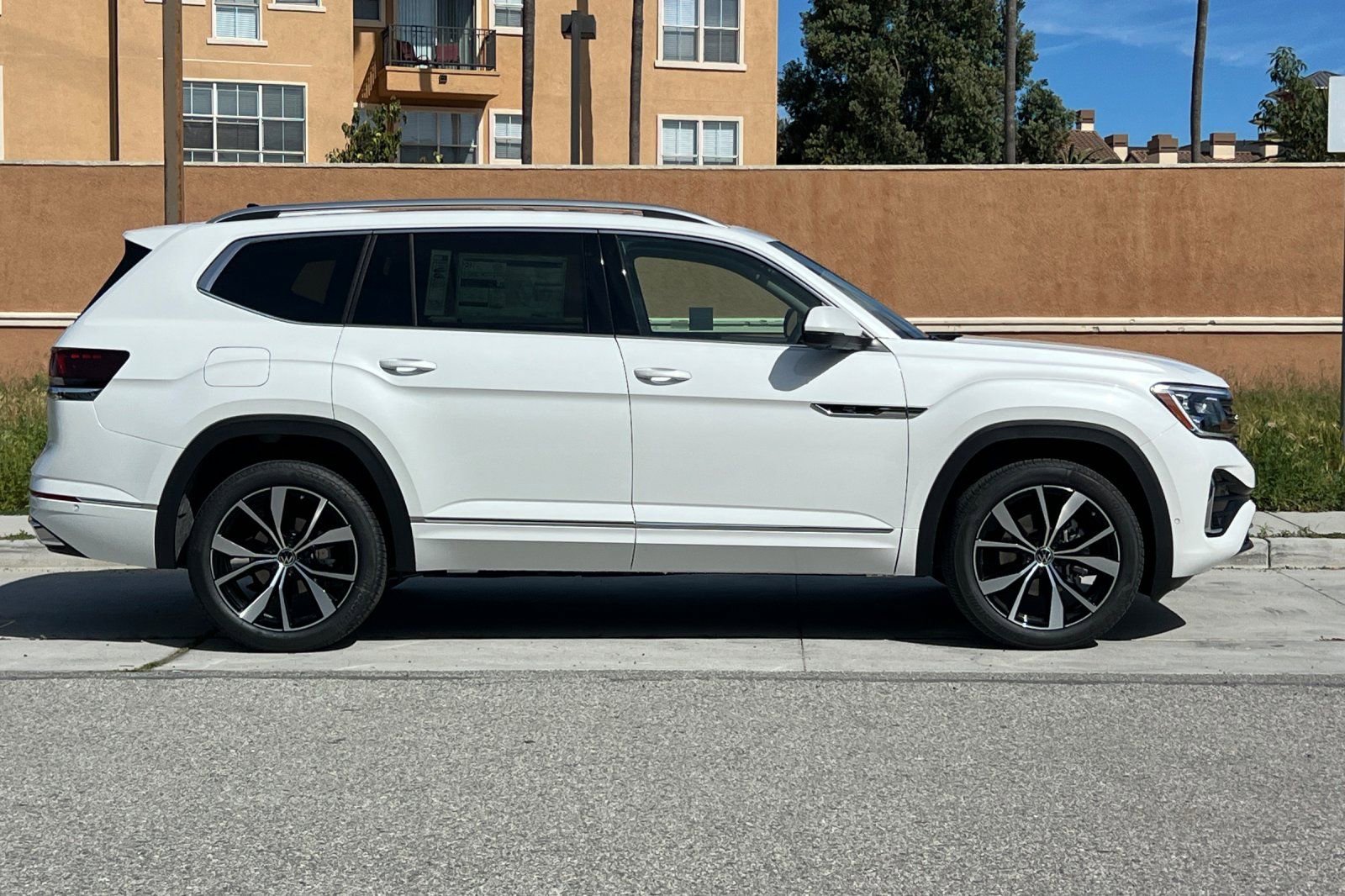 New 2026 Volkswagen Atlas SEL Premium R-Line image 3