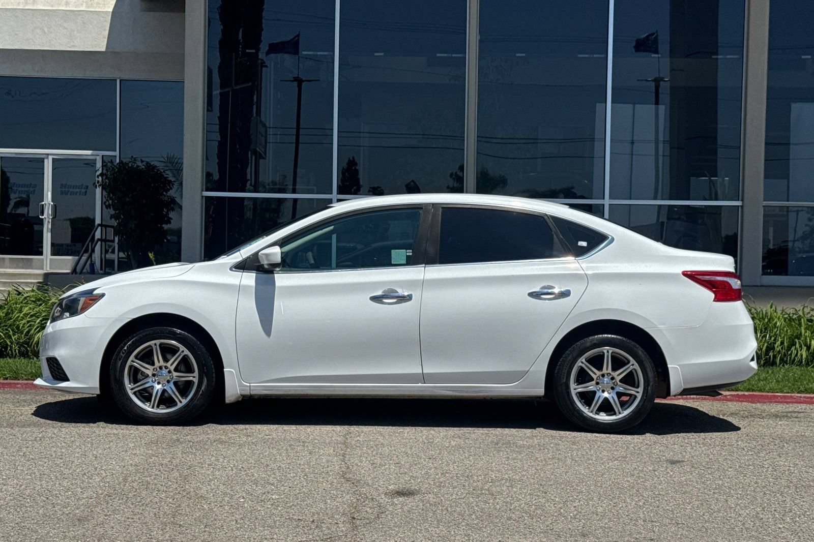 Used 2018 Nissan Sentra S FWD image 7