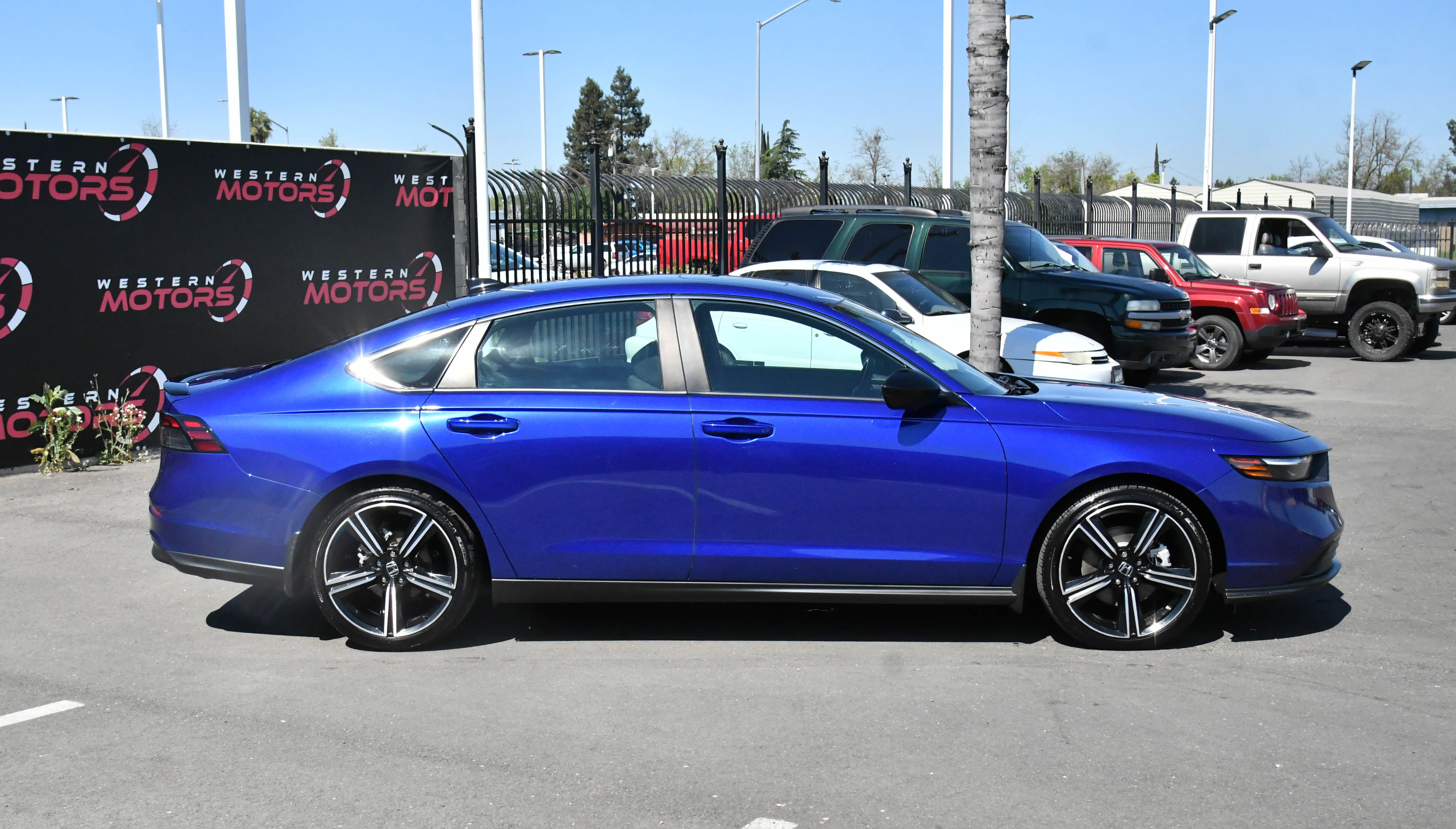 Used 2023 Honda Accord Sport image 9