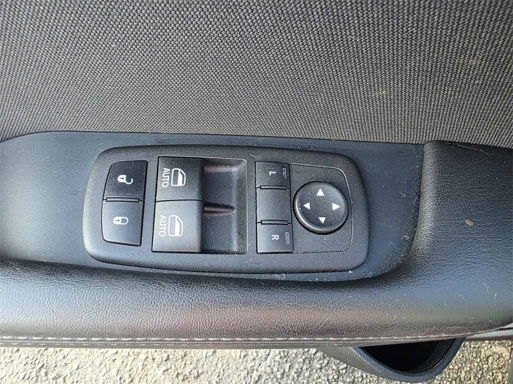 Used 2023 Dodge Challenger SXT image 13