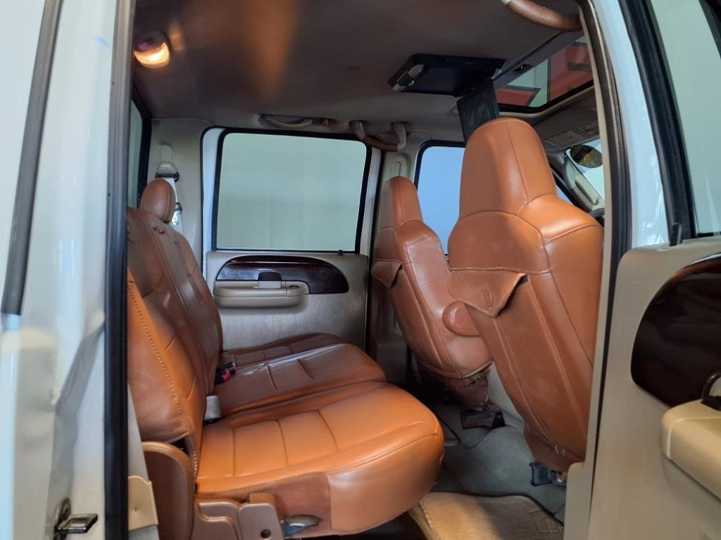 Used 2005 Ford F250 Lariat image 9