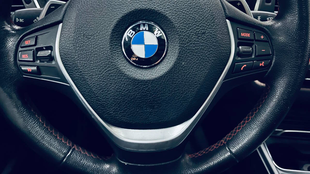 Used 2017 BMW 330i xDrive Sedan AWD/4WD image 27