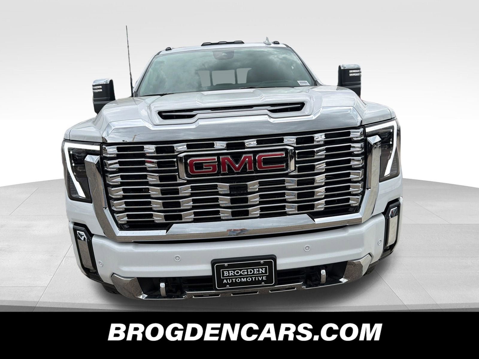 New 2026 GMC Sierra 2500 Denali w/ Denali Reserve Package AWD/4WD image 8