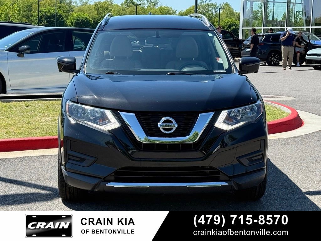Used 2017 Nissan Rogue SV w/ SV Premium Package FWD image 2