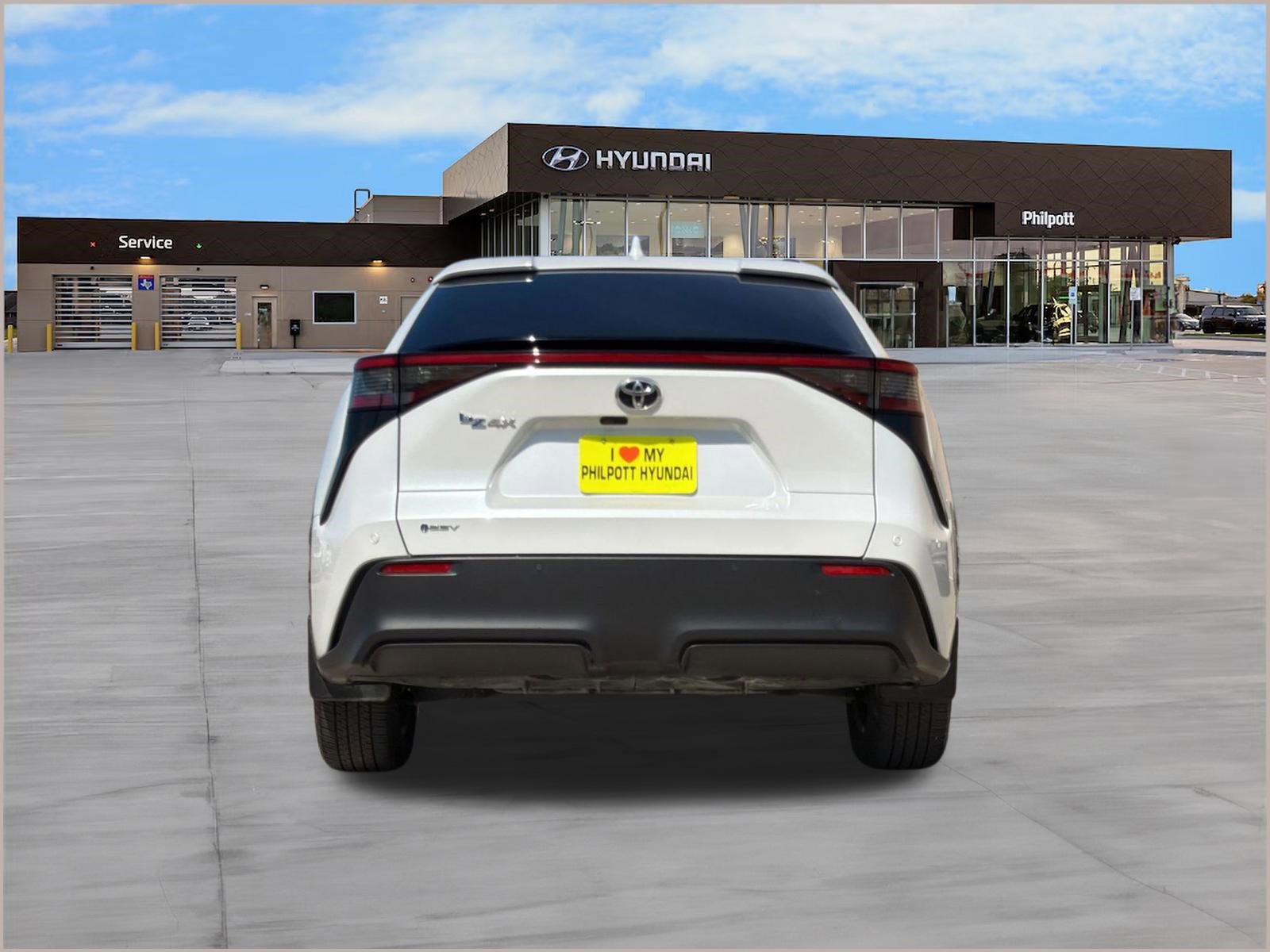 Used 2024 Toyota bZ4X XLE w/ Weather Package image 10