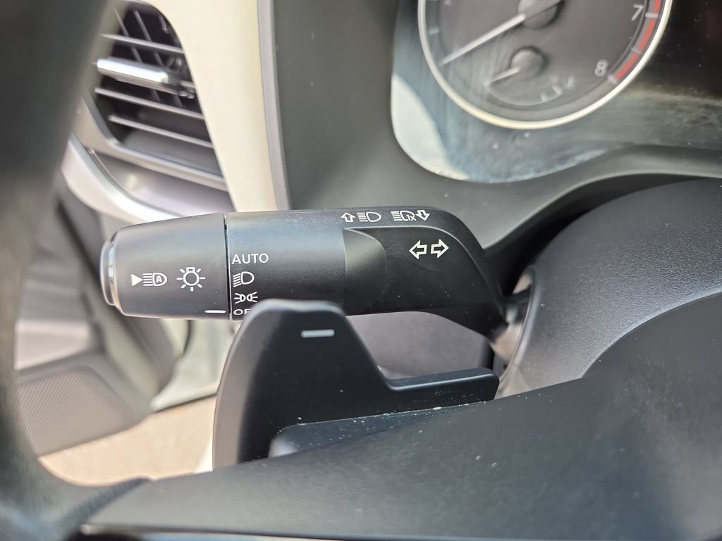 Used 2023 Nissan Rogue SV FWD image 18