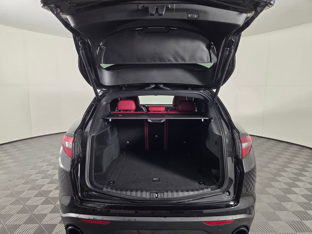 Used 2023 Alfa Romeo Stelvio Sprint RWD image 26