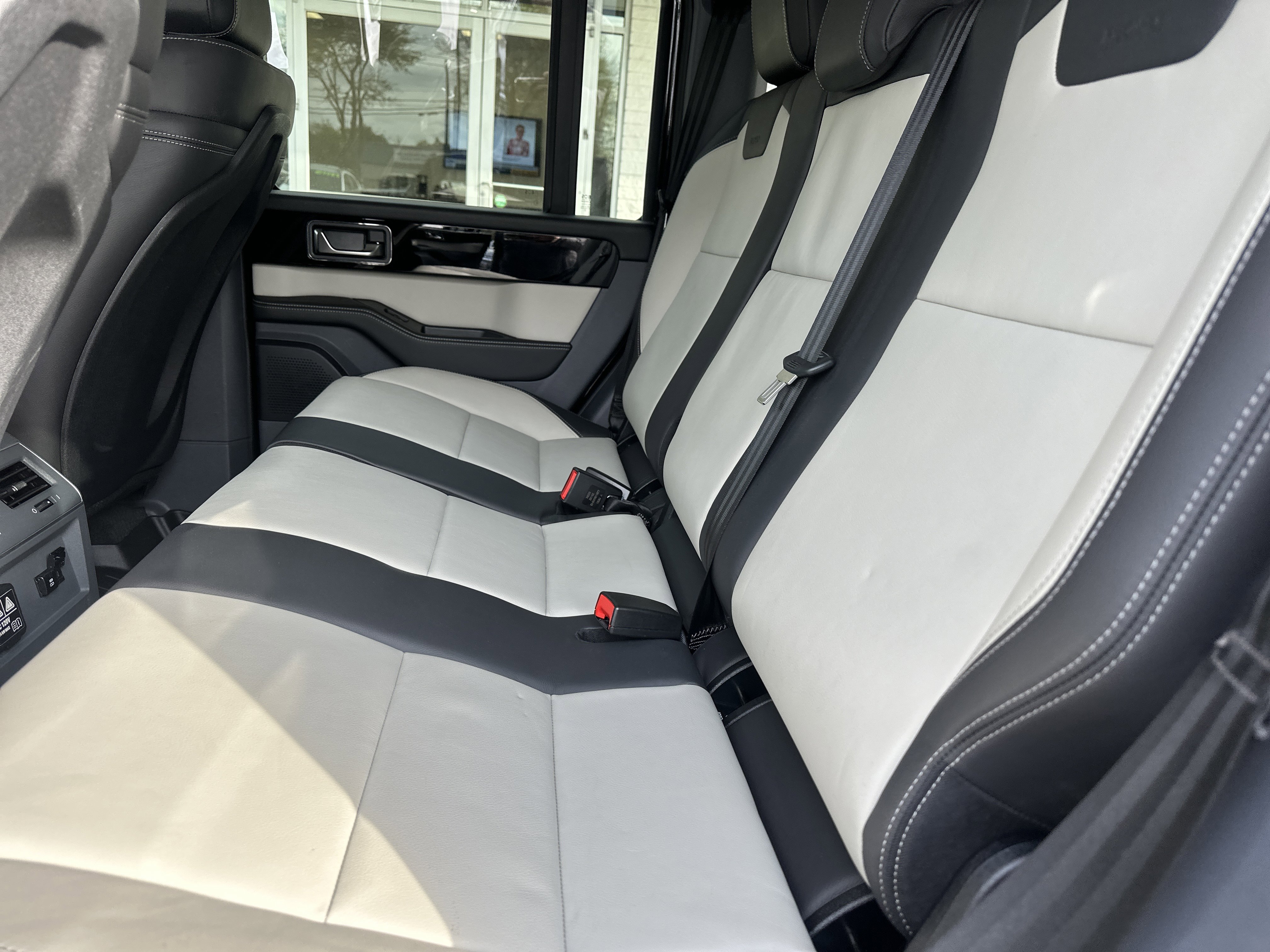 Used 2024 INEOS Grenadier Fieldmaster Edition image 12