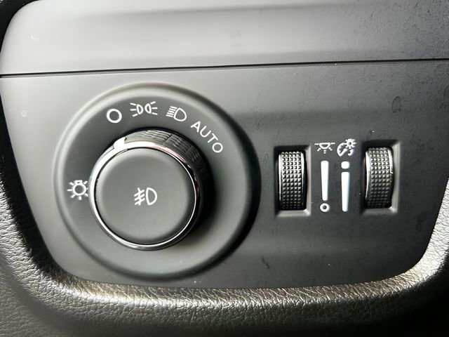 Used 2024 Jeep Grand Cherokee L Limited w/ Luxury Tech Group II image 31