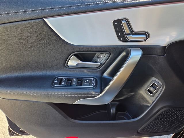 Used 2025 Mercedes-Benz CLA 250 image 24
