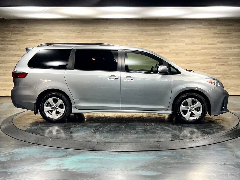 Used 2019 Toyota Sienna LE FWD image 22