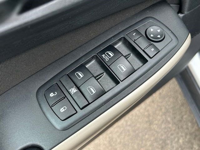 Used 2017 Jeep Cherokee Sport w/ Safety Group AWD/4WD image 12