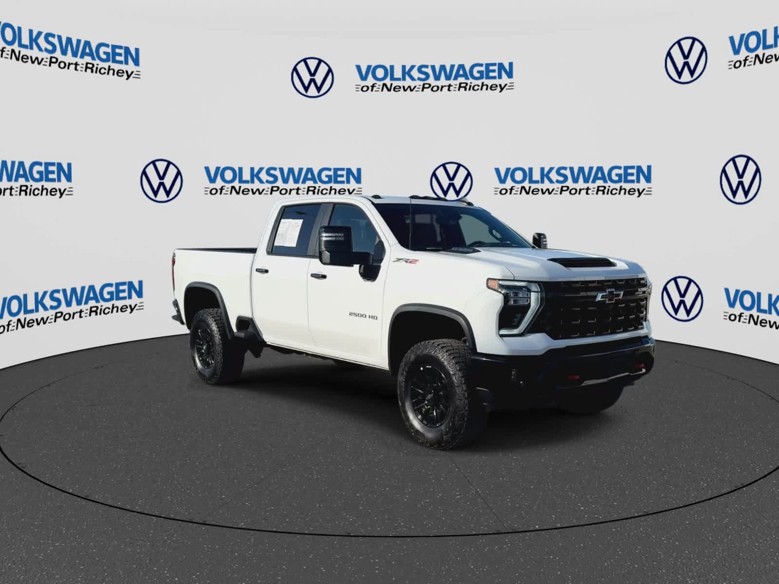 Used 2026 Chevrolet Silverado 2500 ZR2 AWD/4WD image 2