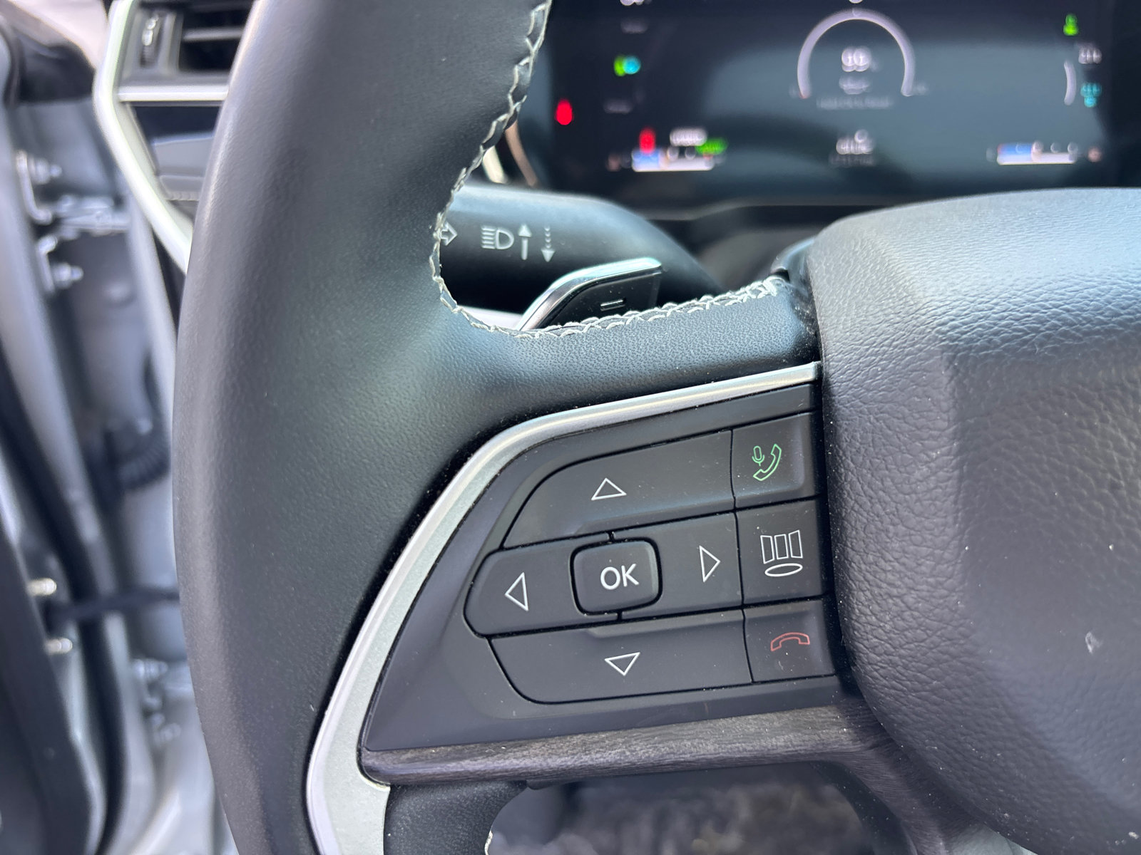 Used 2023 Jeep Grand Cherokee 30th Anniversary AWD/4WD image 17