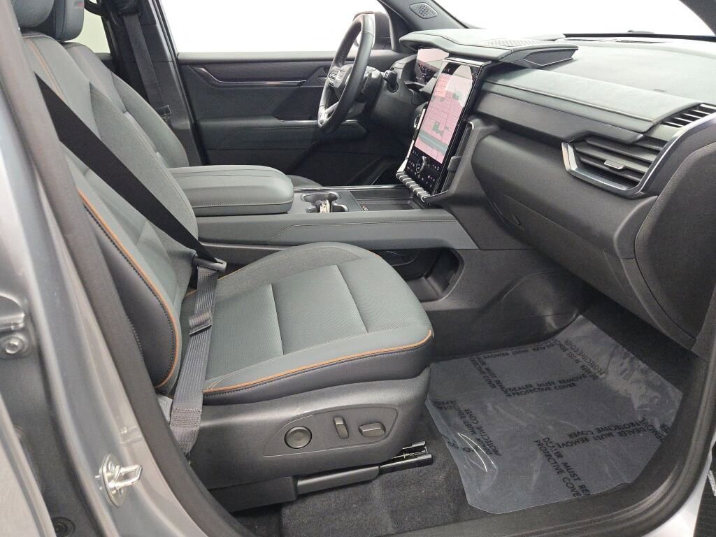 Used 2024 GMC Acadia AT4 w/ LPO, Floor Liner Package image 7