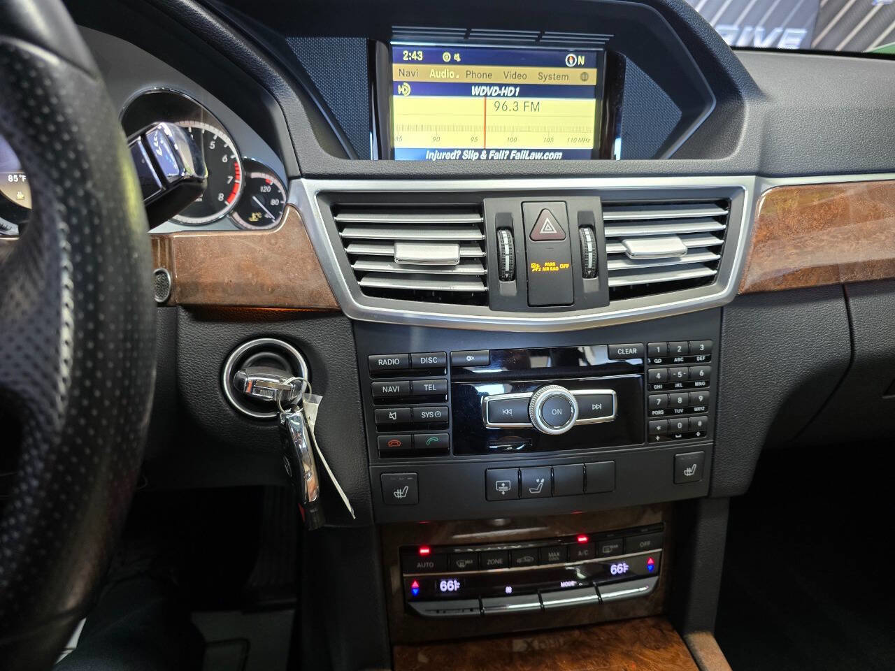 Used 2012 Mercedes-Benz E 350 4MATIC Sedan image 21