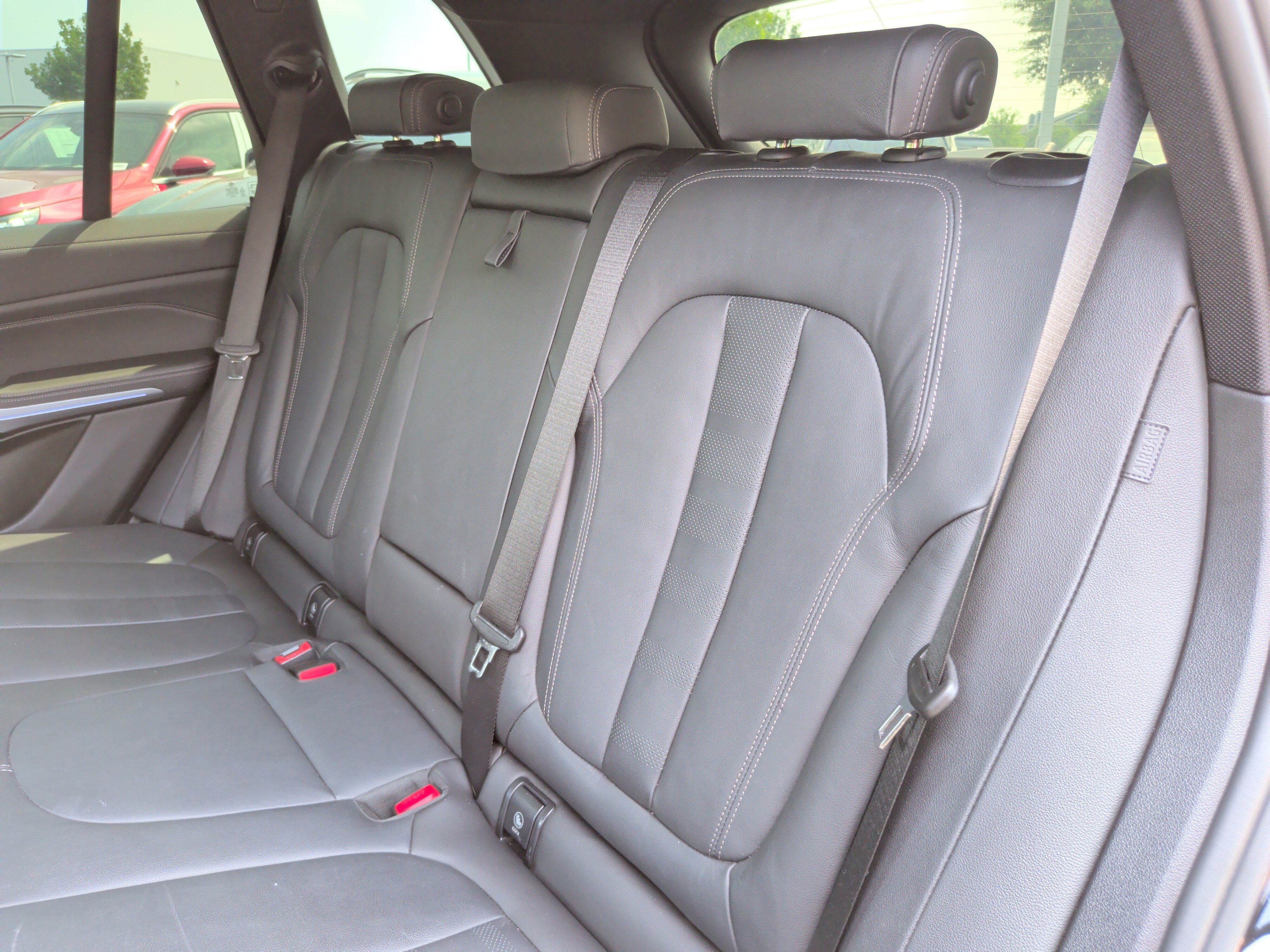 Used 2022 BMW X5 xDrive40i w/ M Sport Package AWD/4WD image 37