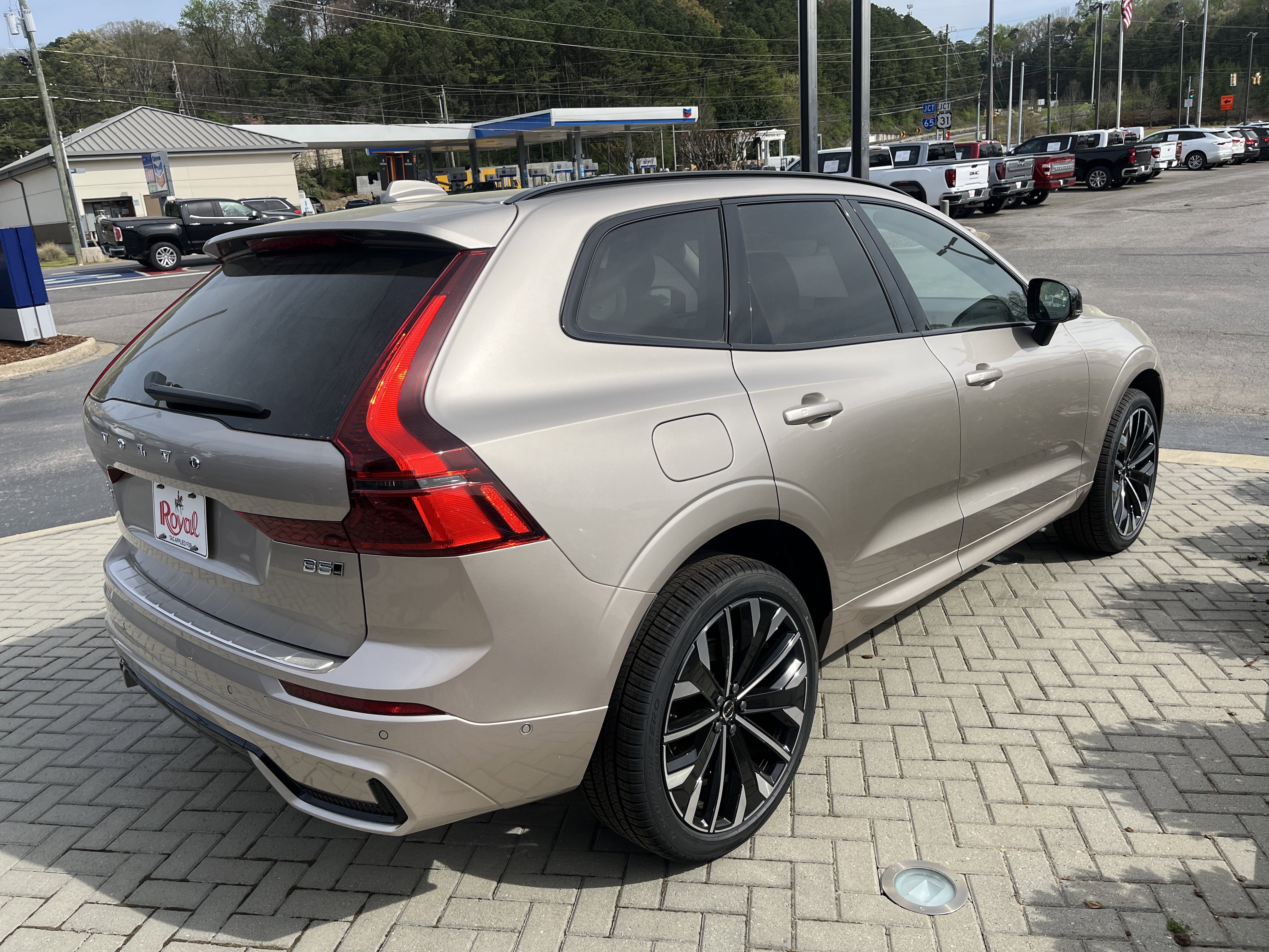 New 2026 Volvo XC60 B5 Ultra w/ Protection Package Premier image 5