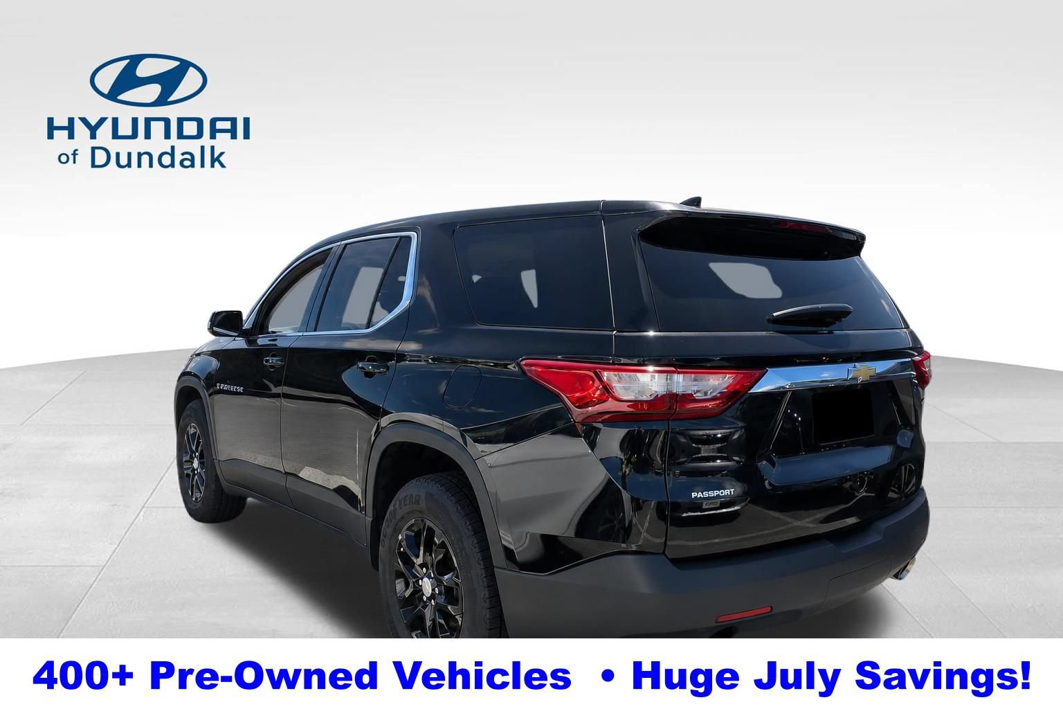 Used 2021 Chevrolet Traverse LS FWD image 2