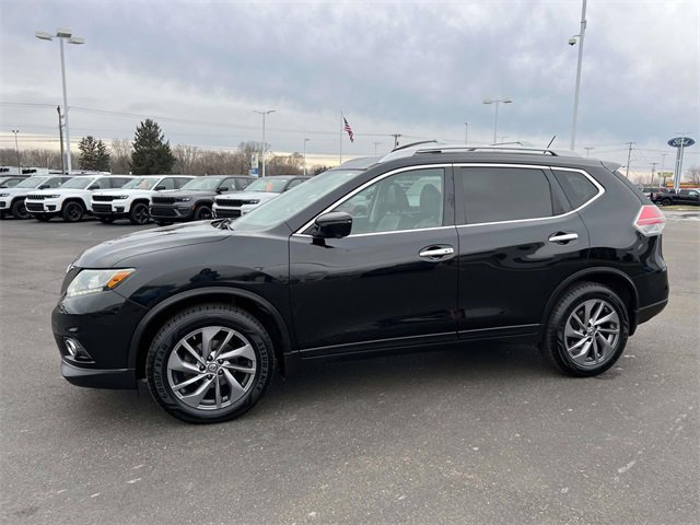 Used 2016 Nissan Rogue SL w/ SL Premium Package image 3