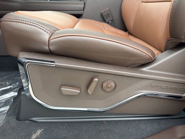 New 2025 Ford F250 King Ranch w/ Chrome Package image 31