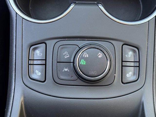 Used 2024 GMC Terrain SLT image 25