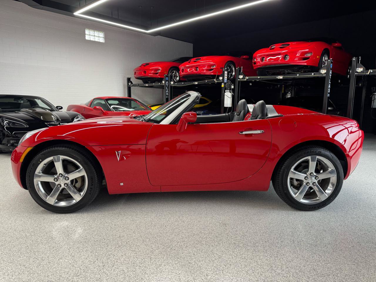 Used 2007 Pontiac Solstice Convertible w/ Premium Package RWD image 7
