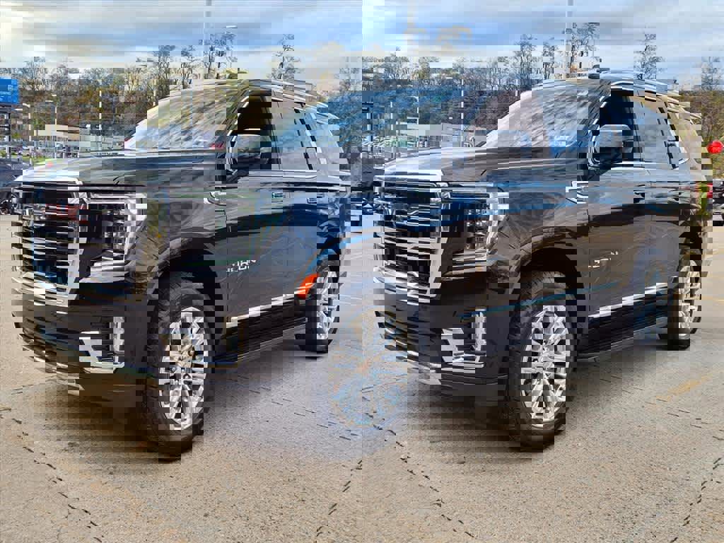 Used 2021 GMC Yukon SLT w/ SLT Luxury Plus Package image 4