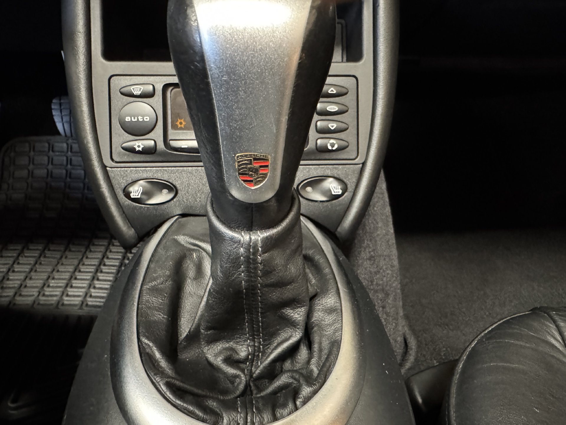 Used 2003 Porsche 911 Carrera 4 AWD/4WD image 48