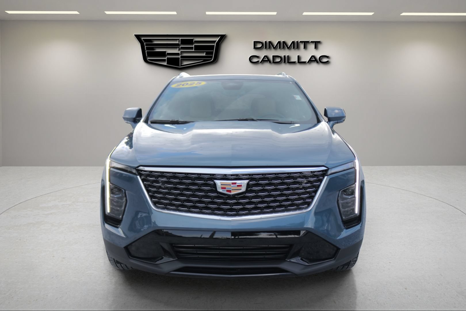 Certified 2025 Cadillac XT4 Premium Luxury FWD image 2