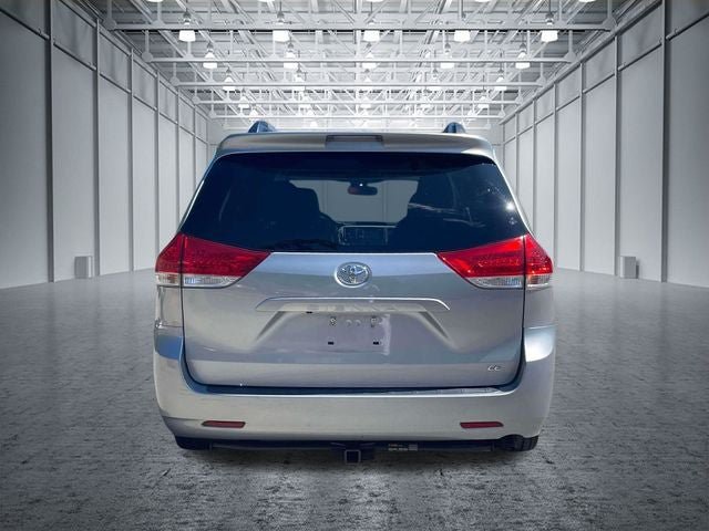 Used 2014 Toyota Sienna LE FWD image 9