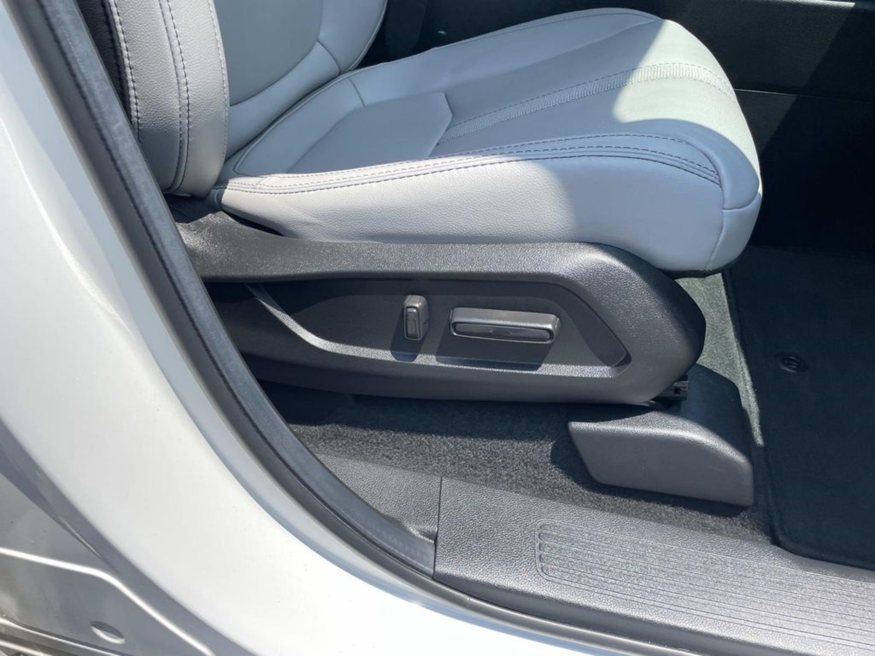 Used 2025 Honda Pilot EX-L image 19