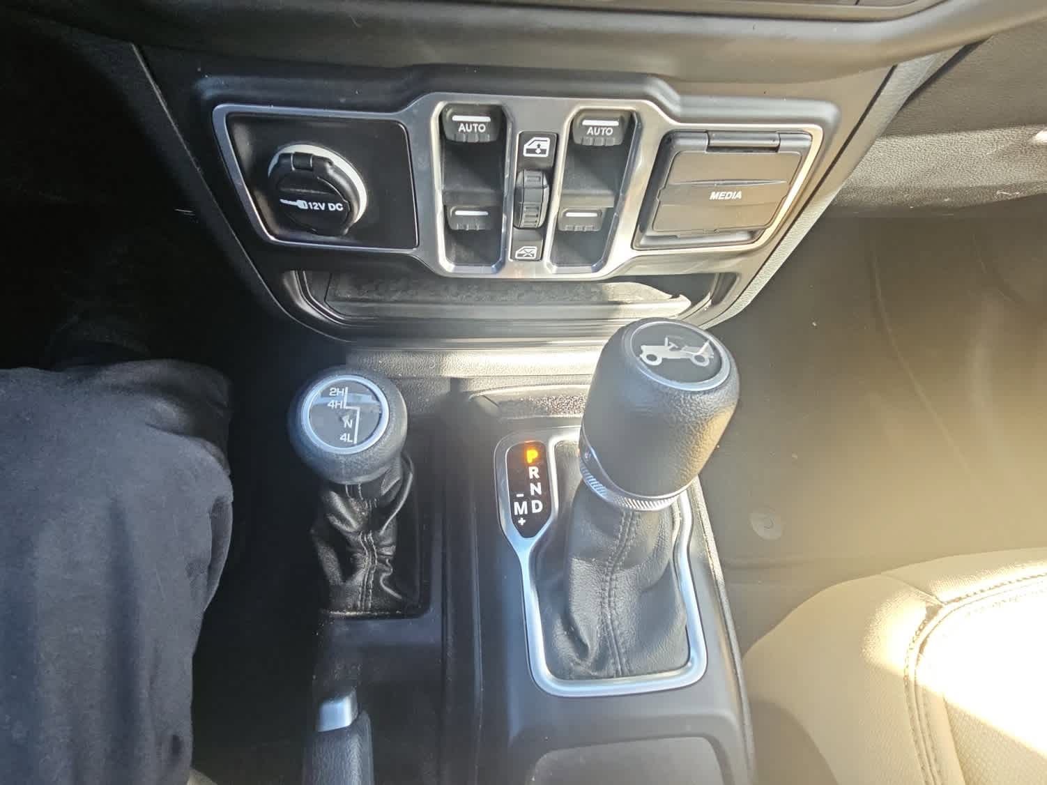 Used 2018 Jeep Wrangler Unlimited Sport S image 18