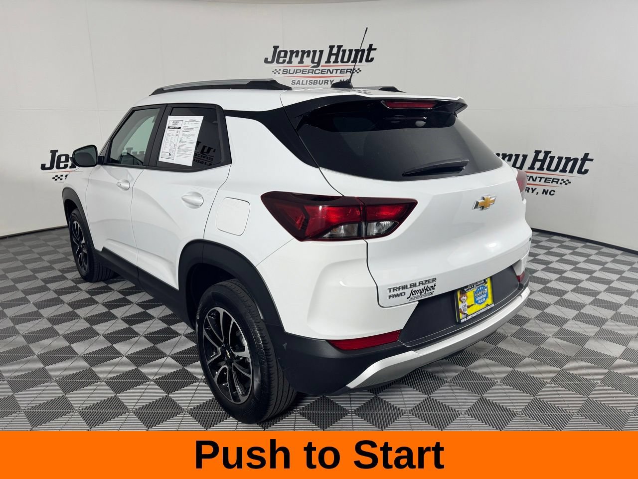 Used 2025 Chevrolet TrailBlazer LT AWD/4WD image 9