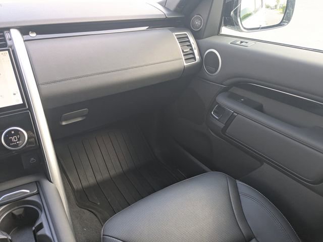 Used 2025 Land Rover Discovery S AWD/4WD image 18