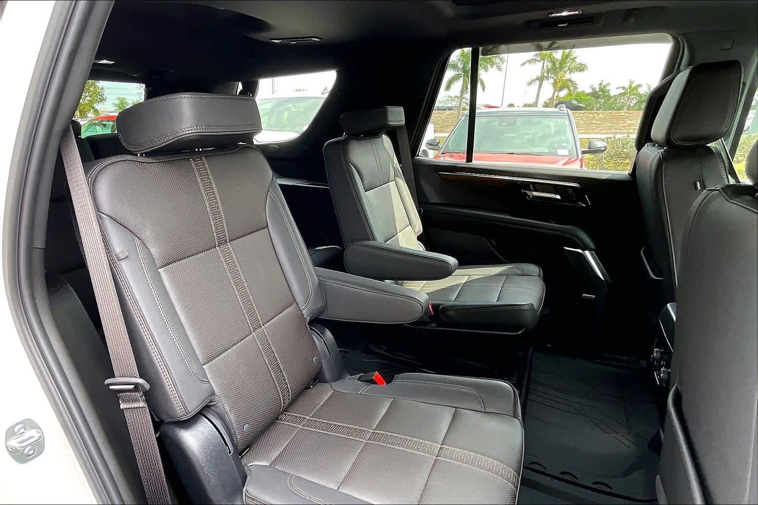 Certified 2025 Chevrolet Tahoe High Country AWD/4WD image 26
