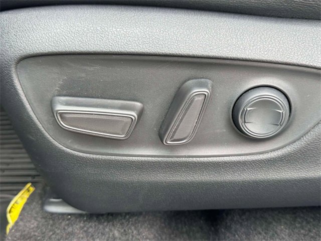 Used 2022 Toyota RAV4 XLE image 18